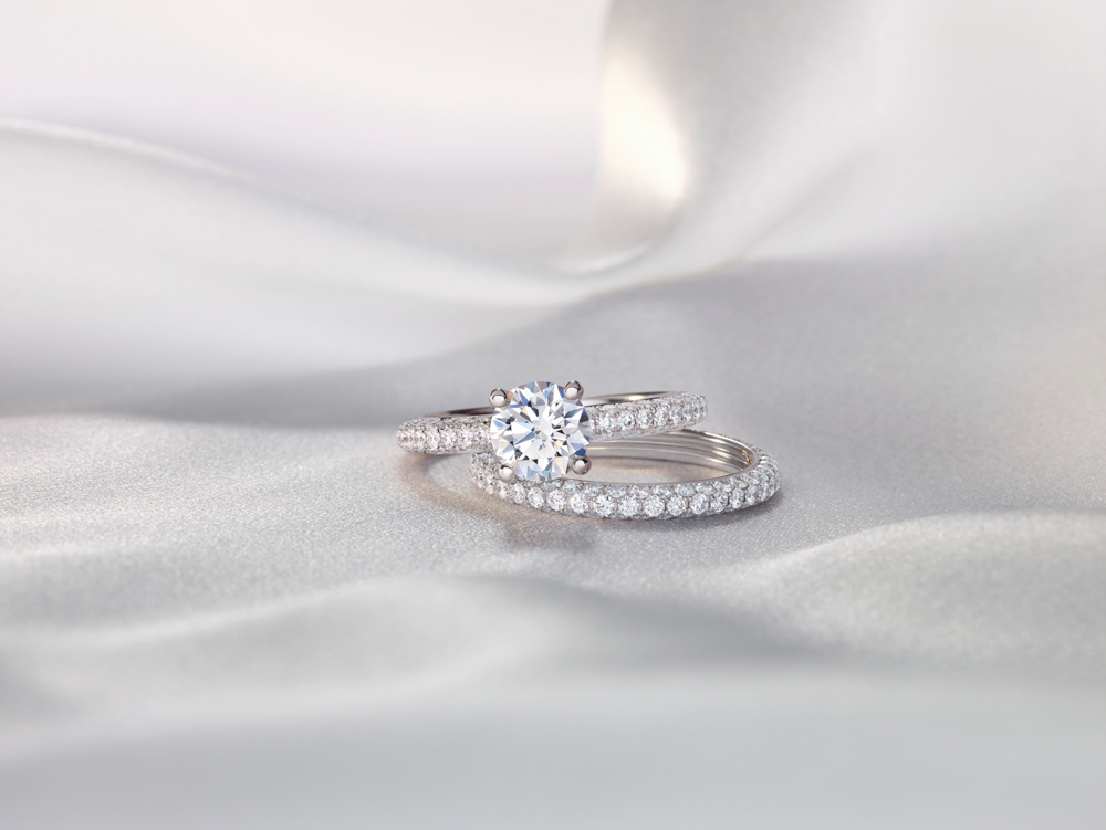 De Beers Darling Diamond Ring & Matching Band